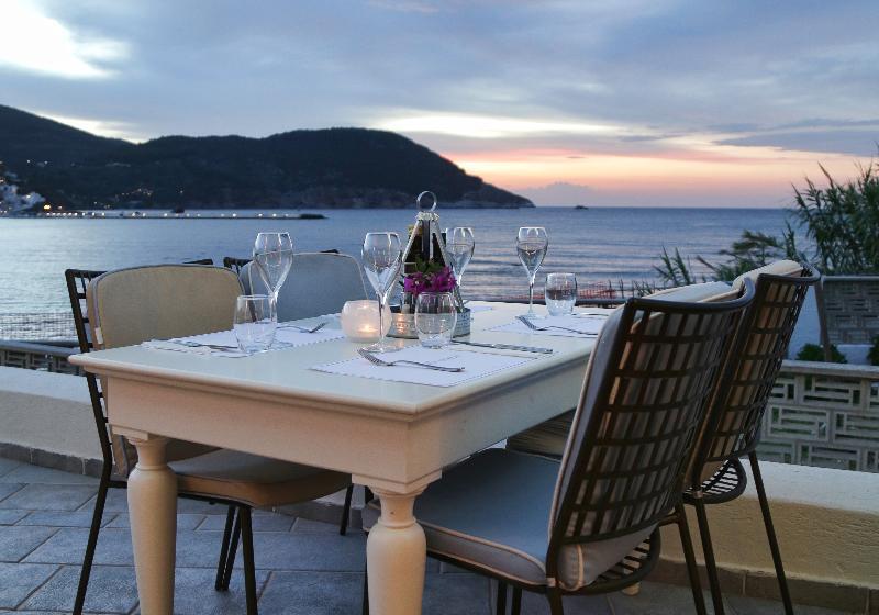 ホテル Skopelos Village