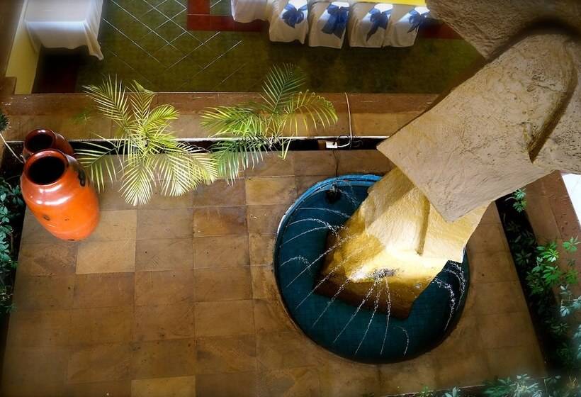 호텔 & Suites Villa Del Sol