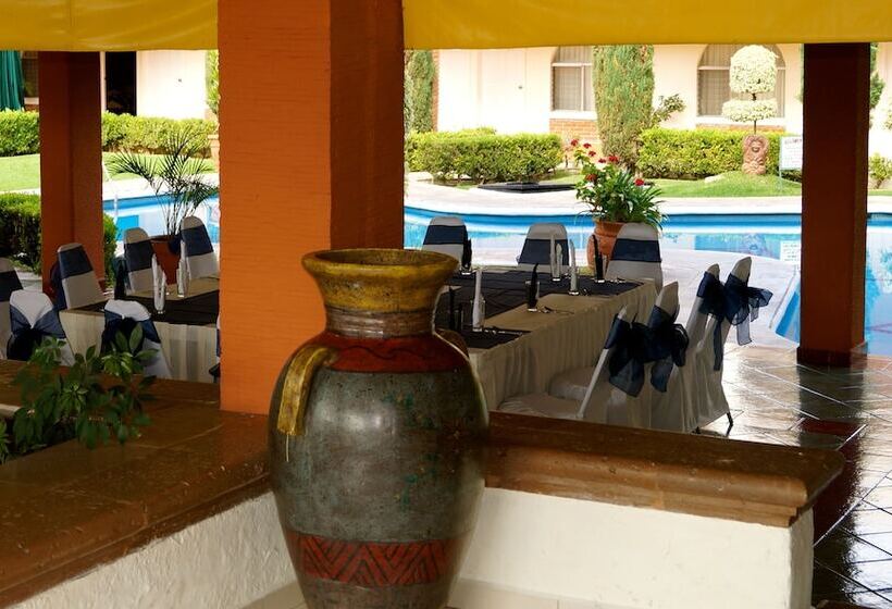 호텔 & Suites Villa Del Sol