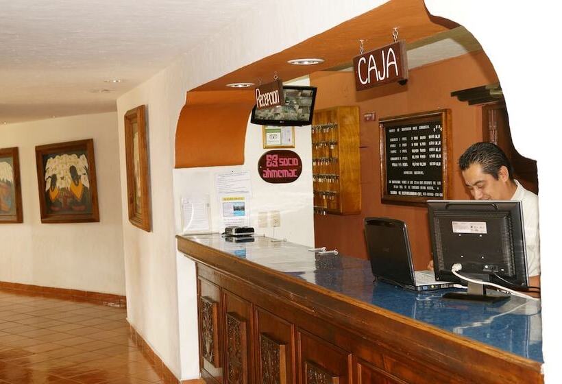 호텔 & Suites Villa Del Sol