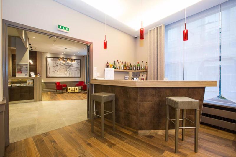 Отель Hôtel Des Marins