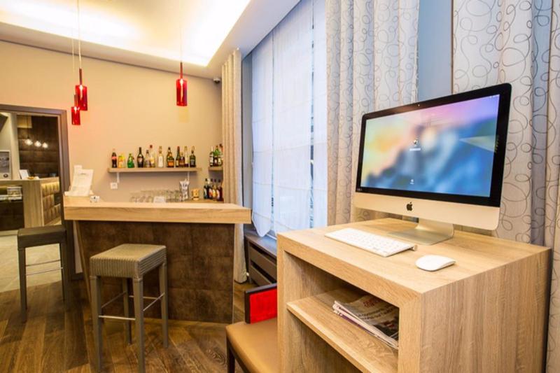 Отель Hôtel Des Marins