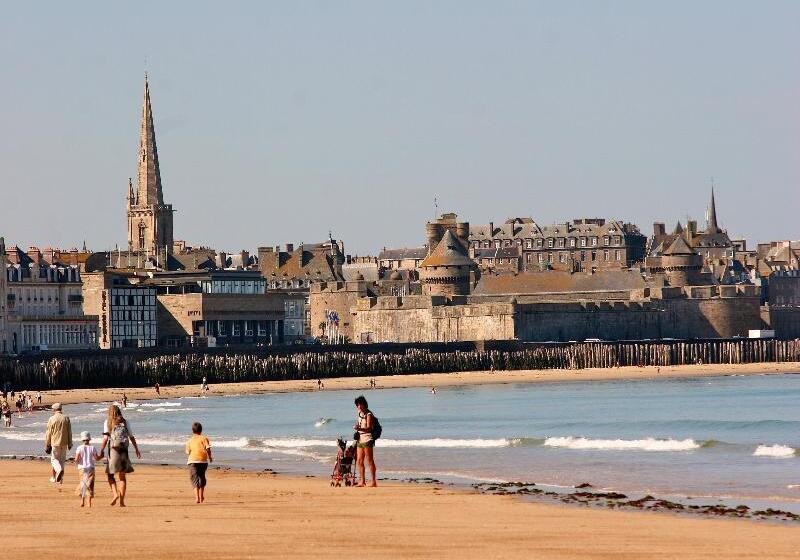 Отель Hôtel Des Marins