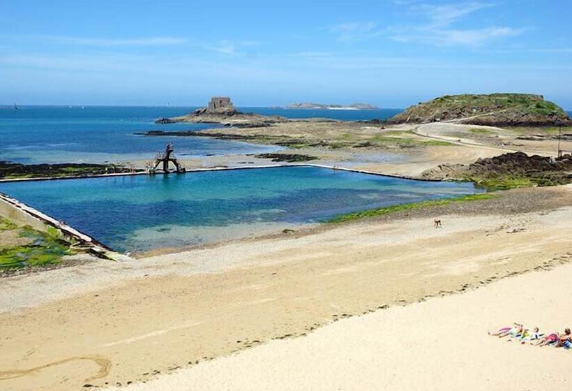 Отель Hôtel Des Marins