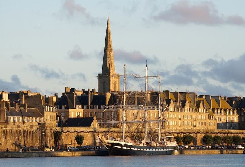 Отель Hôtel Des Marins