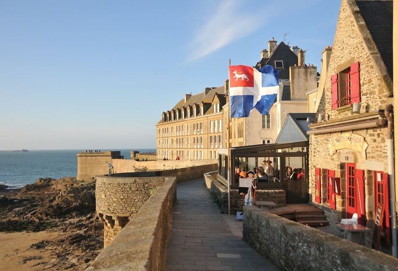 Отель Hôtel Des Marins