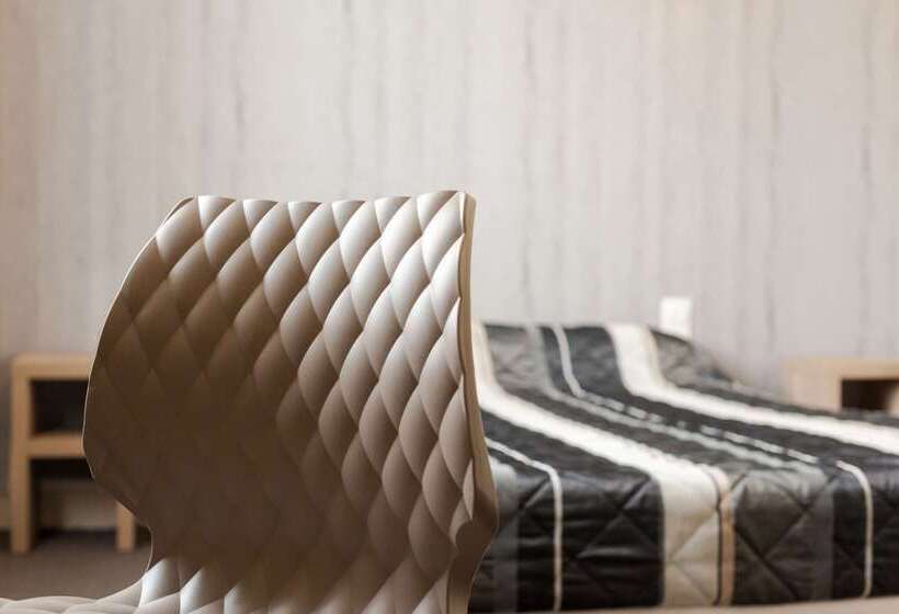 בית מלון כפרי The Originals City, Hôtel Le Savoy, Caen