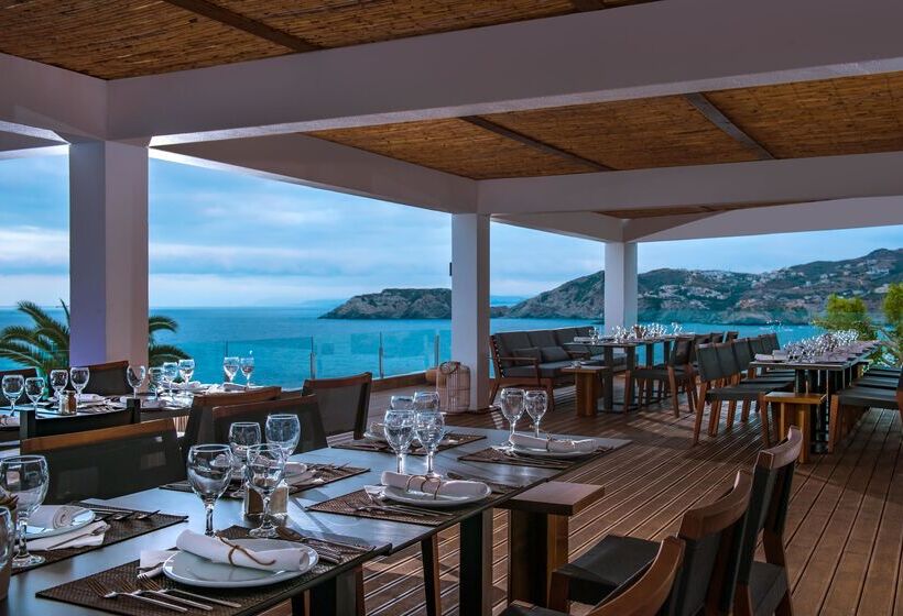 Отель Peninsula Resort & Spa