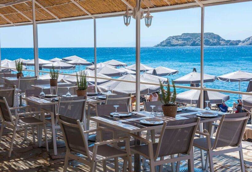 Отель Peninsula Resort & Spa