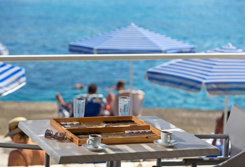 Отель Peninsula Resort & Spa