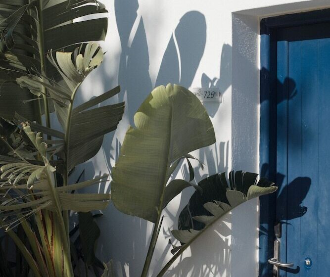 Отель Peninsula Resort & Spa