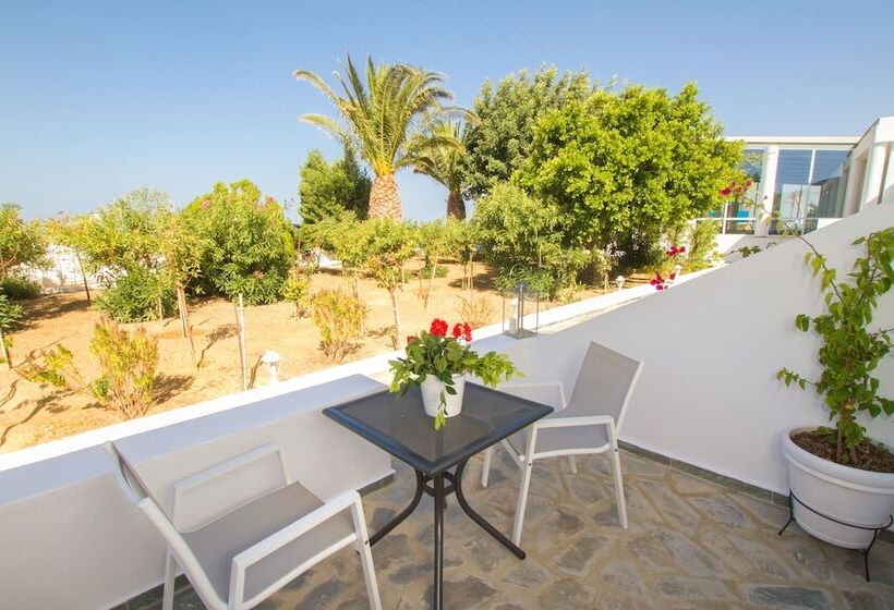 Отель Peninsula Resort & Spa