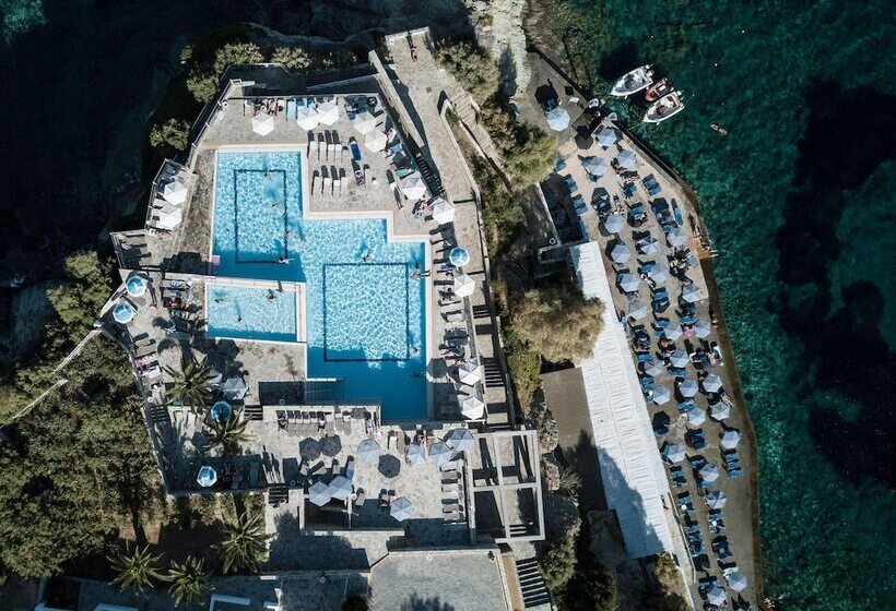 Отель Peninsula Resort & Spa