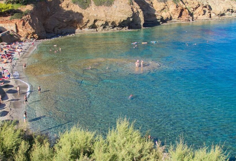 Отель Peninsula Resort & Spa