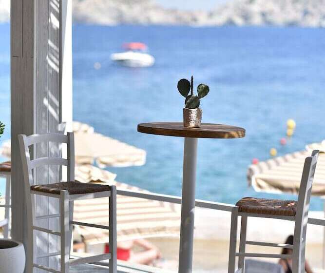 Отель Peninsula Resort & Spa