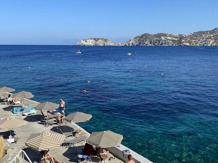 Отель Peninsula Resort & Spa