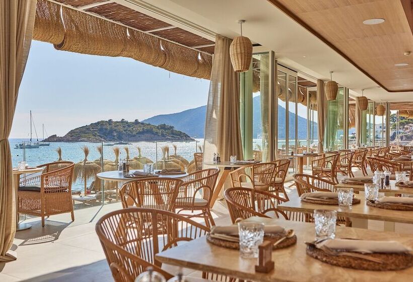 Universal Hotel Aquamarin