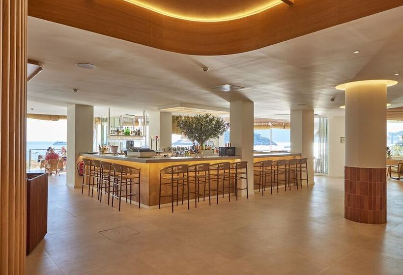 Universal Hotel Aquamarin