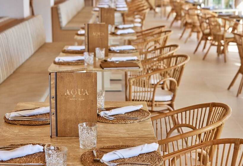 Universal Hotel Aquamarin