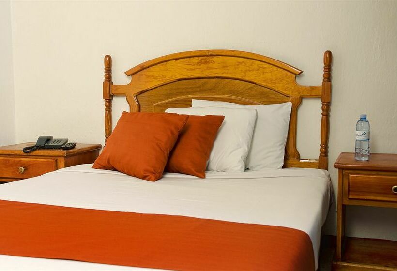 فندق Vista Junior Terminal Guadalajara