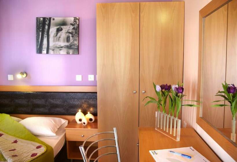 Marietta Hotel & Apartments