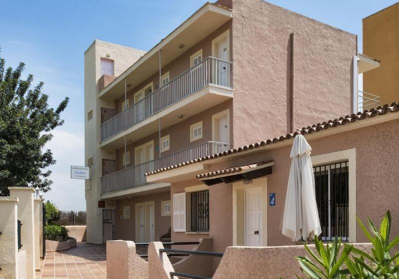 Naika Studios & Apartments