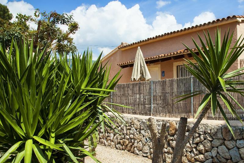 Naika Studios & Apartments