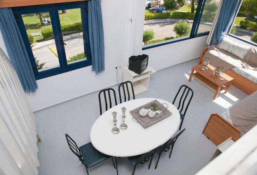 渡假胜地  Govino Bay