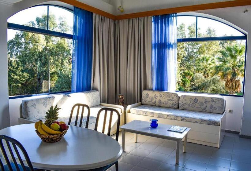 渡假胜地  Govino Bay