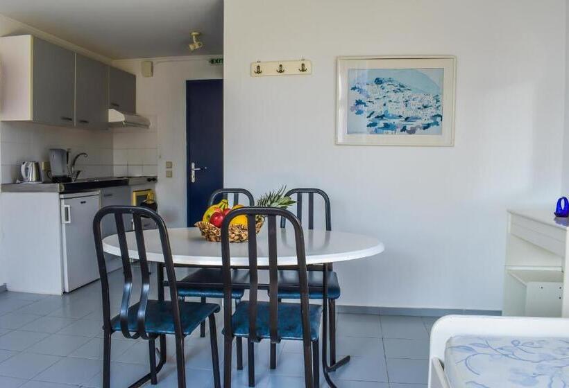 渡假胜地  Govino Bay