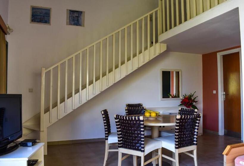 渡假胜地  Govino Bay