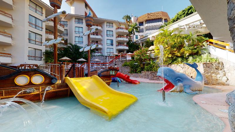 リゾートホテル Park Royal Beach Acapulco  All Inclusive