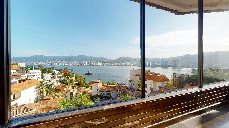 リゾートホテル Park Royal Beach Acapulco  All Inclusive