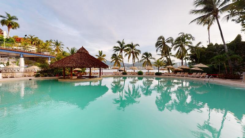 リゾートホテル Park Royal Beach Acapulco  All Inclusive