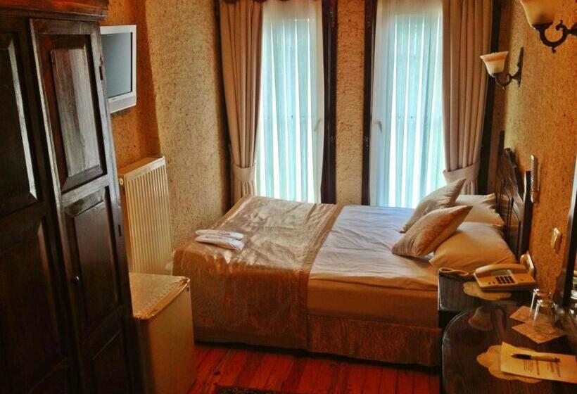 Bed and Breakfast Naz Wooden House Inn