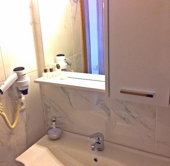 Bed and Breakfast Naz Wooden House Inn