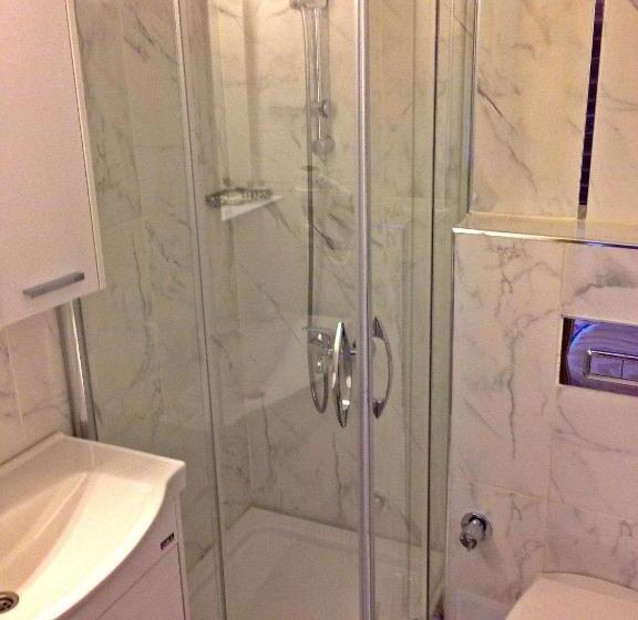 Bed and Breakfast Naz Wooden House Inn