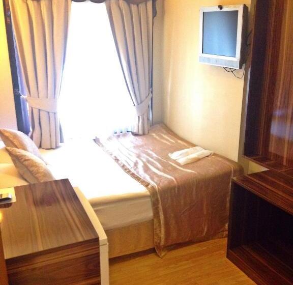 Bed and Breakfast Naz Wooden House Inn