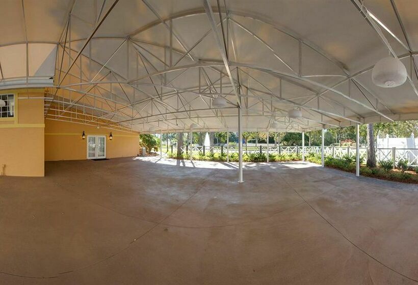 Saratoga Resort Villas