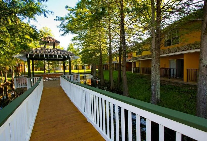 Saratoga Resort Villas