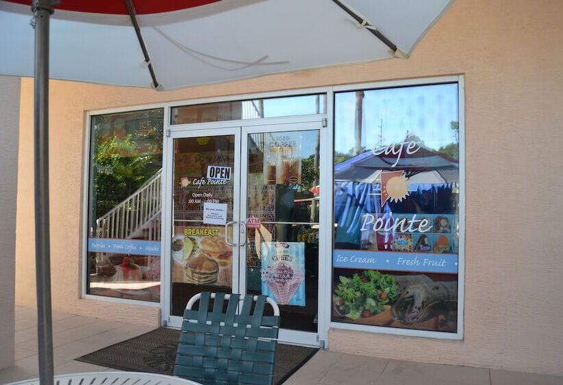 Курорт Hilton Vacation Club Cypress Pointe Orlando