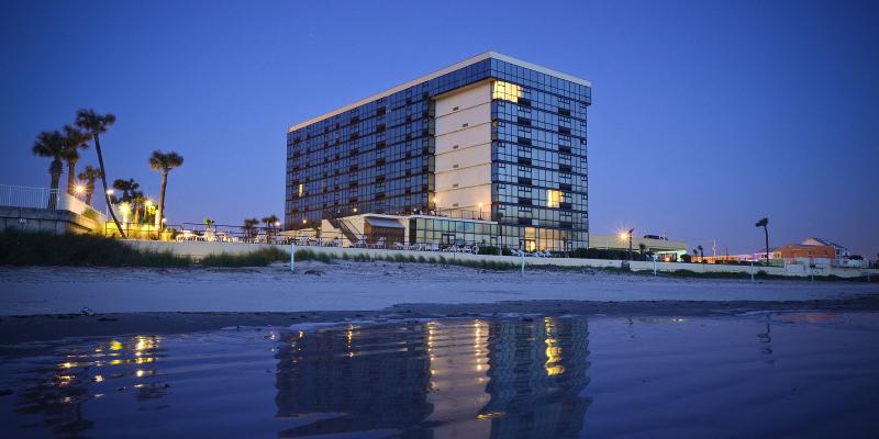 Beautiful Daytona Beach Oceanfront Condo