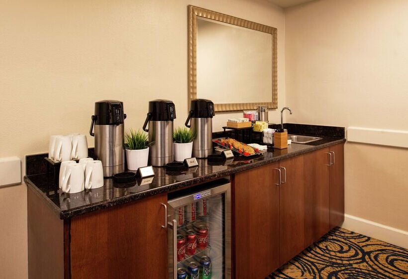 Doubletree By Hilton Hotel Tampa Airport  Westshore