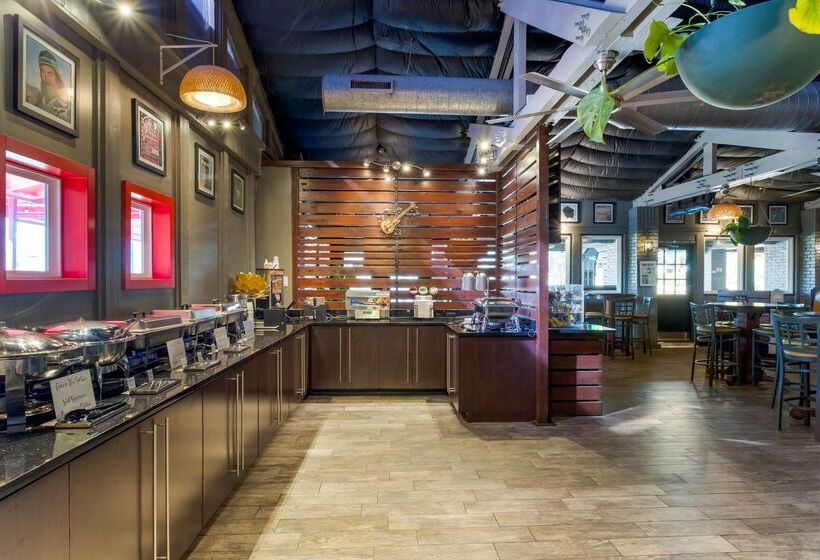 Отель Aiden Austin City