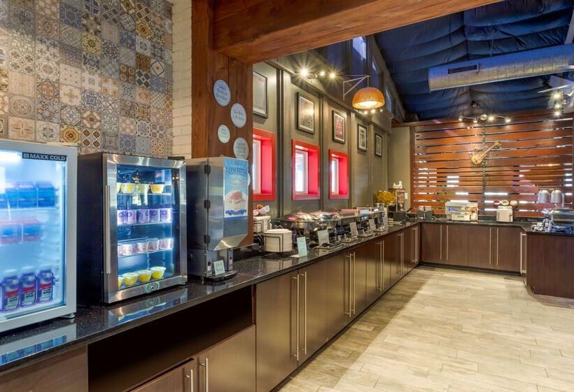 Отель Aiden Austin City