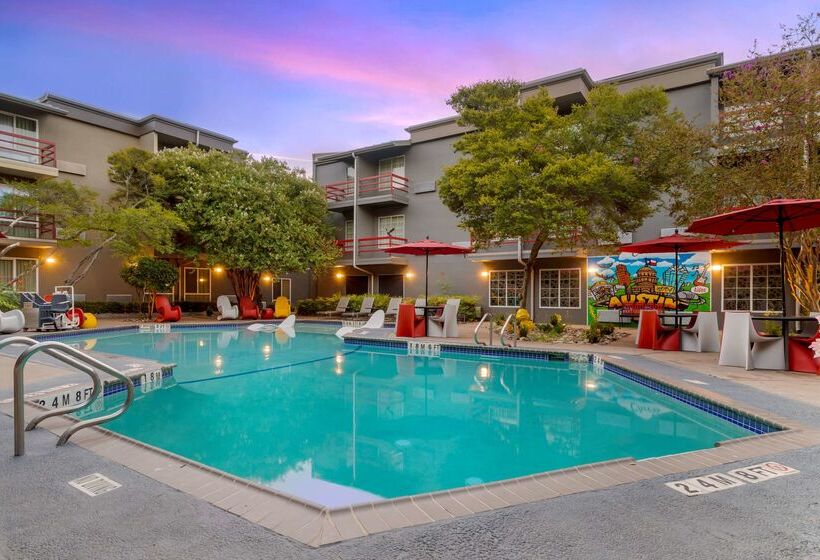 Отель Aiden Austin City