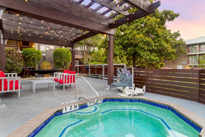 Отель Aiden Austin City