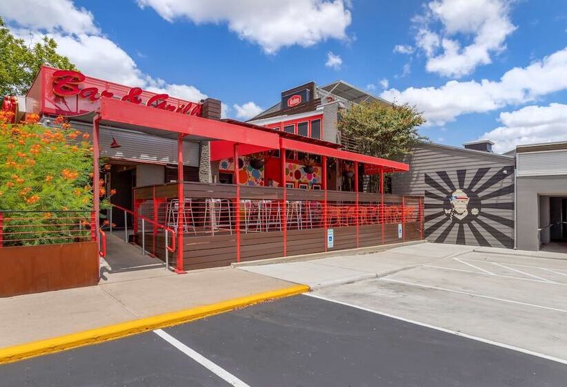 Отель Aiden Austin City