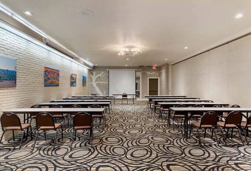 Отель Aiden Austin City