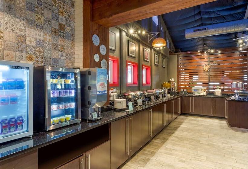 Отель Aiden Austin City